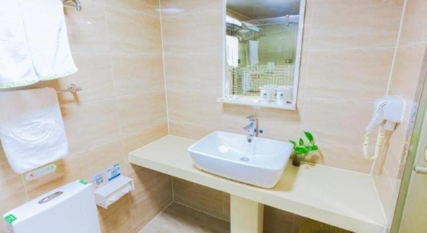 Hotel Greentree Guangxin Road Tongji Hospital Express 3*